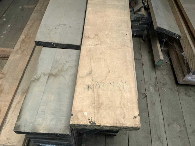 Partij diverse balken, planken en schaaldelen - afbeelding 3 van  13