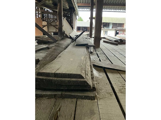 Partij diverse balken, planken en schaaldelen - afbeelding 11 van  13