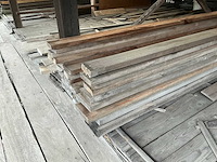 Partij diverse balken, planken en schaaldelen - afbeelding 1 van  8