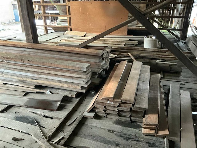 Partij diverse balken, planken en schaaldelen - afbeelding 4 van  8