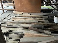 Partij diverse balken, planken en schaaldelen - afbeelding 5 van  8