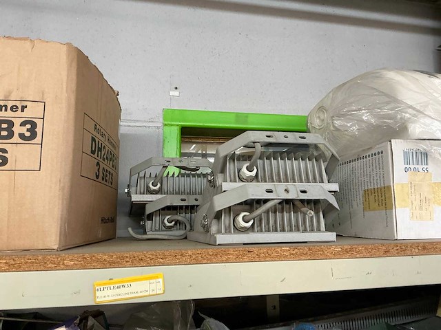 Partij diverse bevestigingsmaterialen en bouwtoebehoren - afbeelding 2 van  63