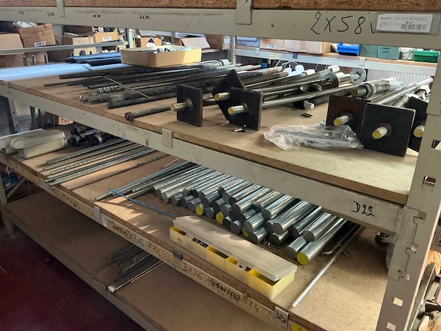 Partij diverse bevestigingsmaterialen en bouwtoebehoren - afbeelding 4 van  63