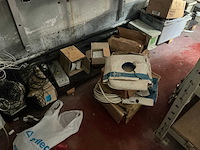 Partij diverse bevestigingsmaterialen en bouwtoebehoren - afbeelding 10 van  63