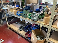 Partij diverse bevestigingsmaterialen en bouwtoebehoren - afbeelding 16 van  63