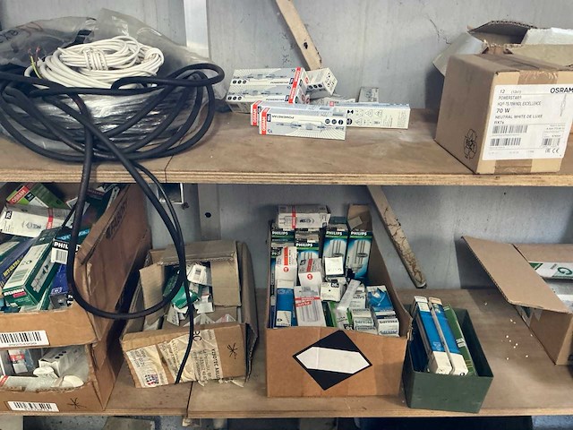 Partij diverse bevestigingsmaterialen en bouwtoebehoren - afbeelding 21 van  63