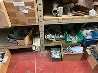 Partij diverse bevestigingsmaterialen en bouwtoebehoren - afbeelding 30 van  63