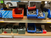 Partij diverse bevestigingsmaterialen en bouwtoebehoren - afbeelding 35 van  63