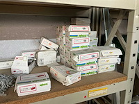 Partij diverse bevestigingsmaterialen en bouwtoebehoren - afbeelding 45 van  63