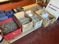 Partij diverse bevestigingsmaterialen en bouwtoebehoren - afbeelding 60 van  63