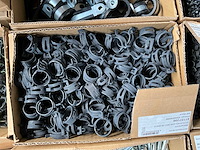 Partij diverse bevestigingsmaterialen en ijzerwaren - afbeelding 2 van  17