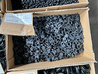 Partij diverse bevestigingsmaterialen en ijzerwaren - afbeelding 5 van  17