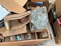 Partij diverse bevestigingsmaterialen - afbeelding 2 van  13