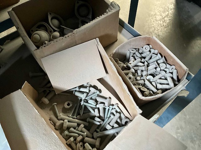 Partij diverse bevestigingsmaterialen - afbeelding 5 van  25