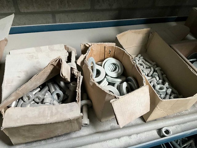 Partij diverse bevestigingsmaterialen - afbeelding 24 van  25