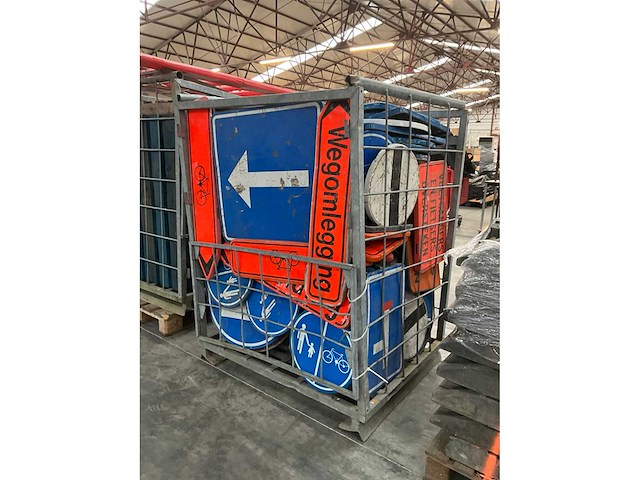 Partij diverse bewegwijzering - afbeelding 13 van  13