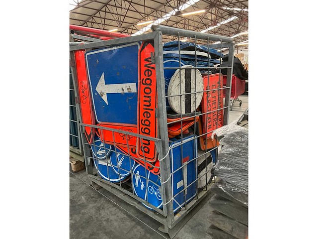 Partij diverse bewegwijzering - afbeelding 2 van  3