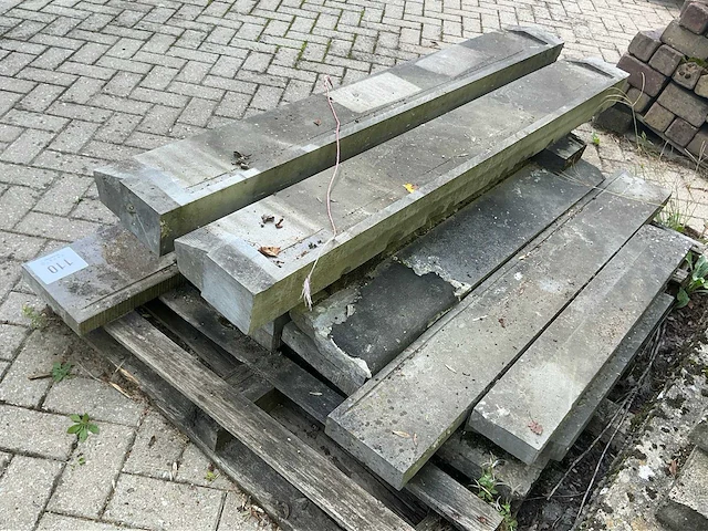 Partij diverse blauwe steen dorpels en vensterbanken - afbeelding 3 van  3
