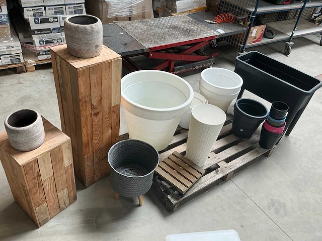 Partij diverse bloempotten - afbeelding 1 van  5