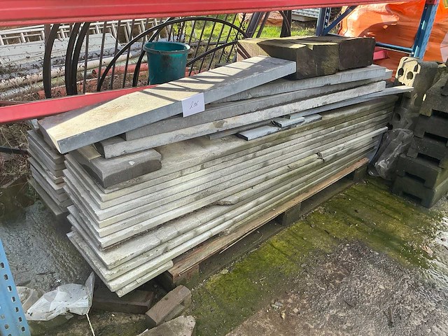 Partij diverse boordstenen - afbeelding 1 van  5