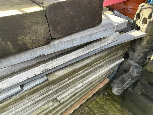 Partij diverse boordstenen - afbeelding 4 van  5