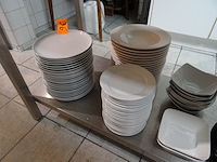Partij diverse borden + inhoud kast - afbeelding 7 van  12