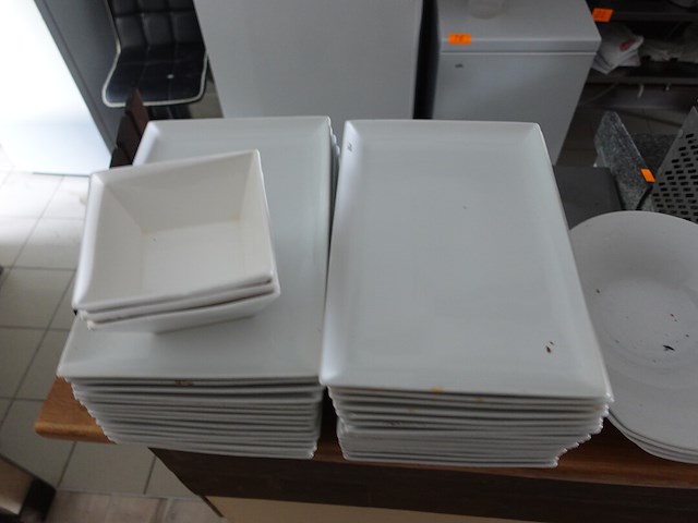 Partij diverse borden - afbeelding 6 van  6