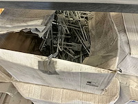 Partij diverse bouw- en bevestigingsmateriaal - afbeelding 2 van  14