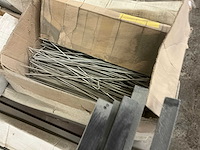 Partij diverse bouw- en bevestigingsmateriaal - afbeelding 3 van  14