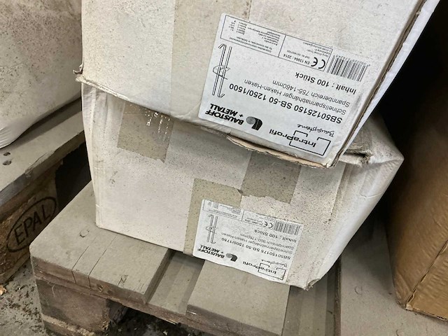 Partij diverse bouw- en bevestigingsmateriaal - afbeelding 17 van  21