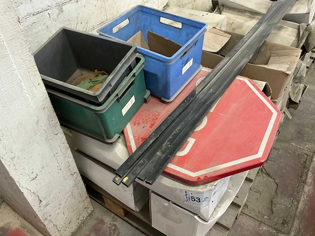 Partij diverse bouw- en bevestigingsmateriaal - afbeelding 9 van  14