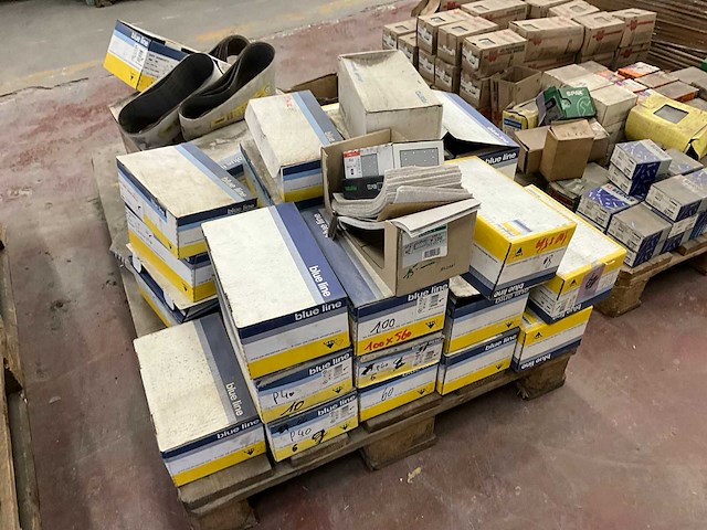 Partij diverse bouw- en bevestigingsmaterialen - afbeelding 2 van  17