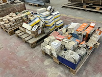 Partij diverse bouw- en bevestigingsmaterialen - afbeelding 26 van  37
