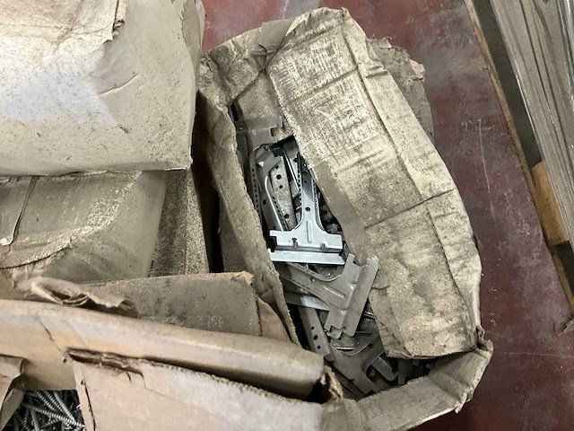 Partij diverse bouw- en bevestigingsmaterialen - afbeelding 9 van  17