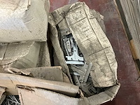 Partij diverse bouw- en bevestigingsmaterialen - afbeelding 9 van  17