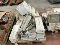 Partij diverse bouw- en bevestigingsmaterialen - afbeelding 33 van  37