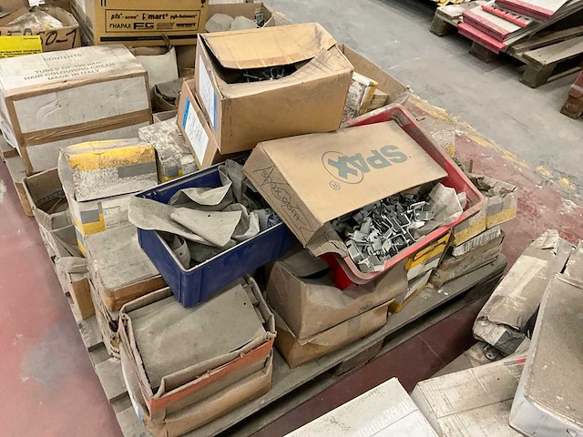 Partij diverse bouw- en bevestigingsmaterialen - afbeelding 10 van  17