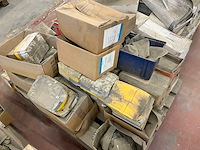 Partij diverse bouw- en bevestigingsmaterialen - afbeelding 11 van  17