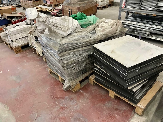 Partij diverse bouw- en bevestigingsmaterialen - afbeelding 37 van  37