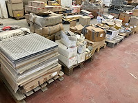 Partij diverse bouw- en bevestigingsmaterialen - afbeelding 36 van  37