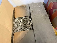 Partij diverse bouw- en bevestigingsmaterialen - afbeelding 9 van  24
