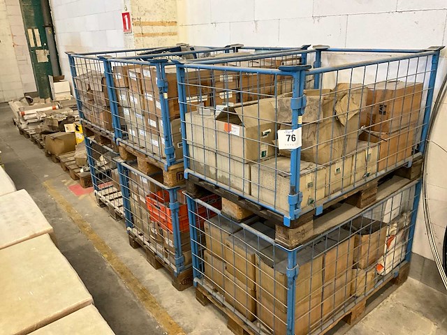 Partij diverse bouw- en bevestigingsmaterialen - afbeelding 1 van  24