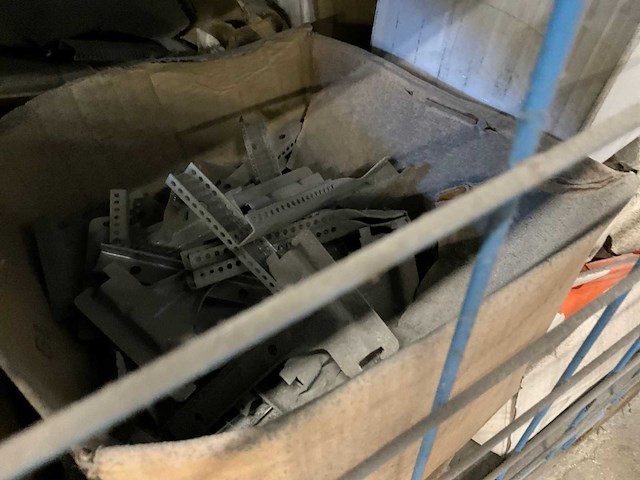 Partij diverse bouw- en bevestigingsmaterialen - afbeelding 19 van  24