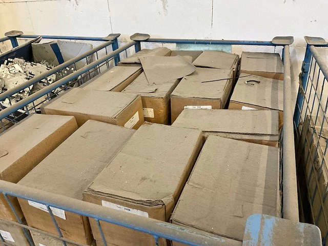 Partij diverse bouw- en bevestigingsmaterialen - afbeelding 20 van  24