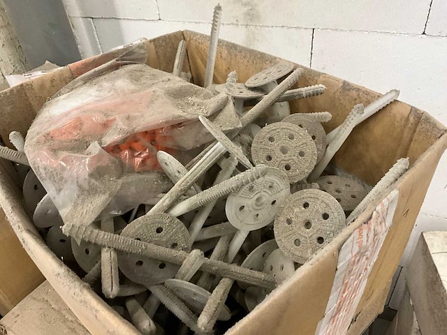 Partij diverse bouw- en bevestigingsmaterialen - afbeelding 2 van  10