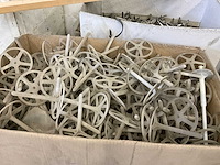 Partij diverse bouw- en bevestigingsmaterialen - afbeelding 24 van  32