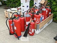Partij diverse brandblusapparaten - afbeelding 1 van  5