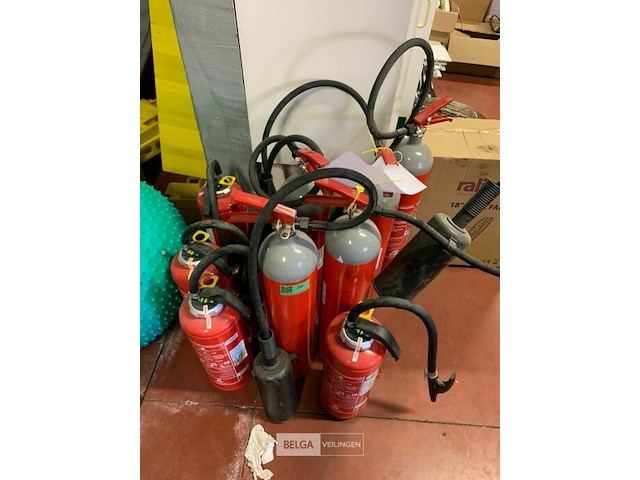 Partij diverse brandblussers - afbeelding 1 van  3