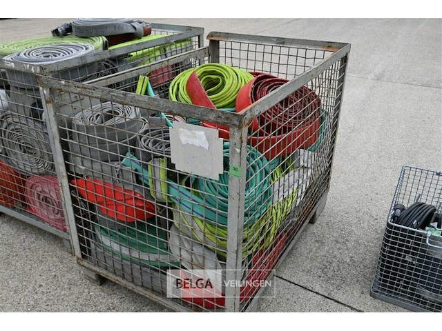 Partij diverse brandweerslangen - afbeelding 1 van  6