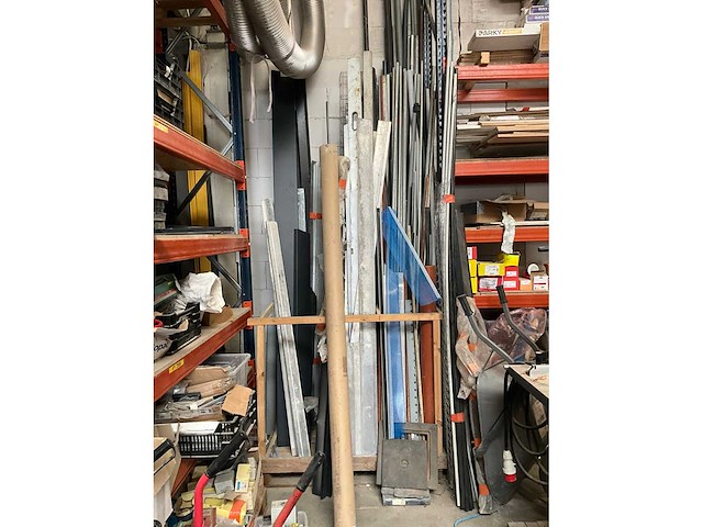 Partij diverse buizen en afstrijklatten - afbeelding 3 van  10